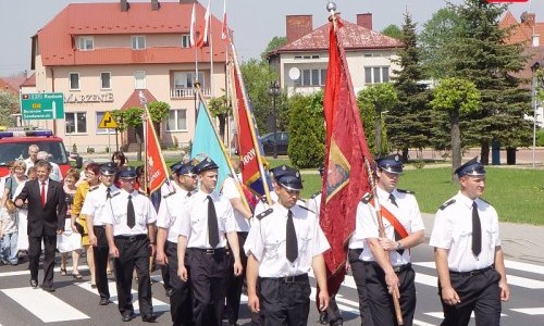  Obchody 221-rocznicy Uchwalenia Konstytucji 3 Maja - Majdan Królewski         Msza św. o godz. 12:15 w kościele parafialnym w Majdanie Królewskim rozpoczęła uroczystości z okazji 221 – rocznicy Uchwalenia Konstytucji 3 Maja w...