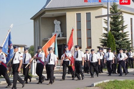         Tradycyjnie strażacy ochotnicy z terenu gminy Majdan Królewski uroczyście święcili Dzień Strażaka – Świętego Floriana – podczas zorganizowanej z tej okazji zbiórki w dniu 5 maja 2012 roku. Tym...