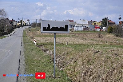 30 marca 2015 r. na ul. Raniżowskiej w Majdanie Królewskim (droga powiatowa 1024R) uzupełnione zostało oznakowanie pionowe o znaki: D-43 (koniec obszaru zabudowanego) i D-42 (obszar zabudowany) – interpelacja Radnego […]
