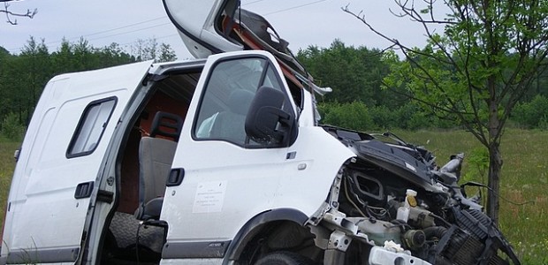Po wypadku zablokowana droga nr 9 w Chmielowie Do tragicznego wypadku doszło dziś nad ranem w Chmielowie koło Tarnobrzega. W wyniku czołowego zderzenia busa z samochodem ciężarowym zginęły dwie osoby, […]